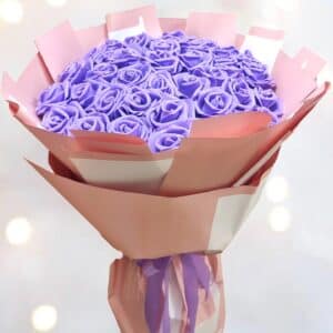 Букет с вечни рози - purple